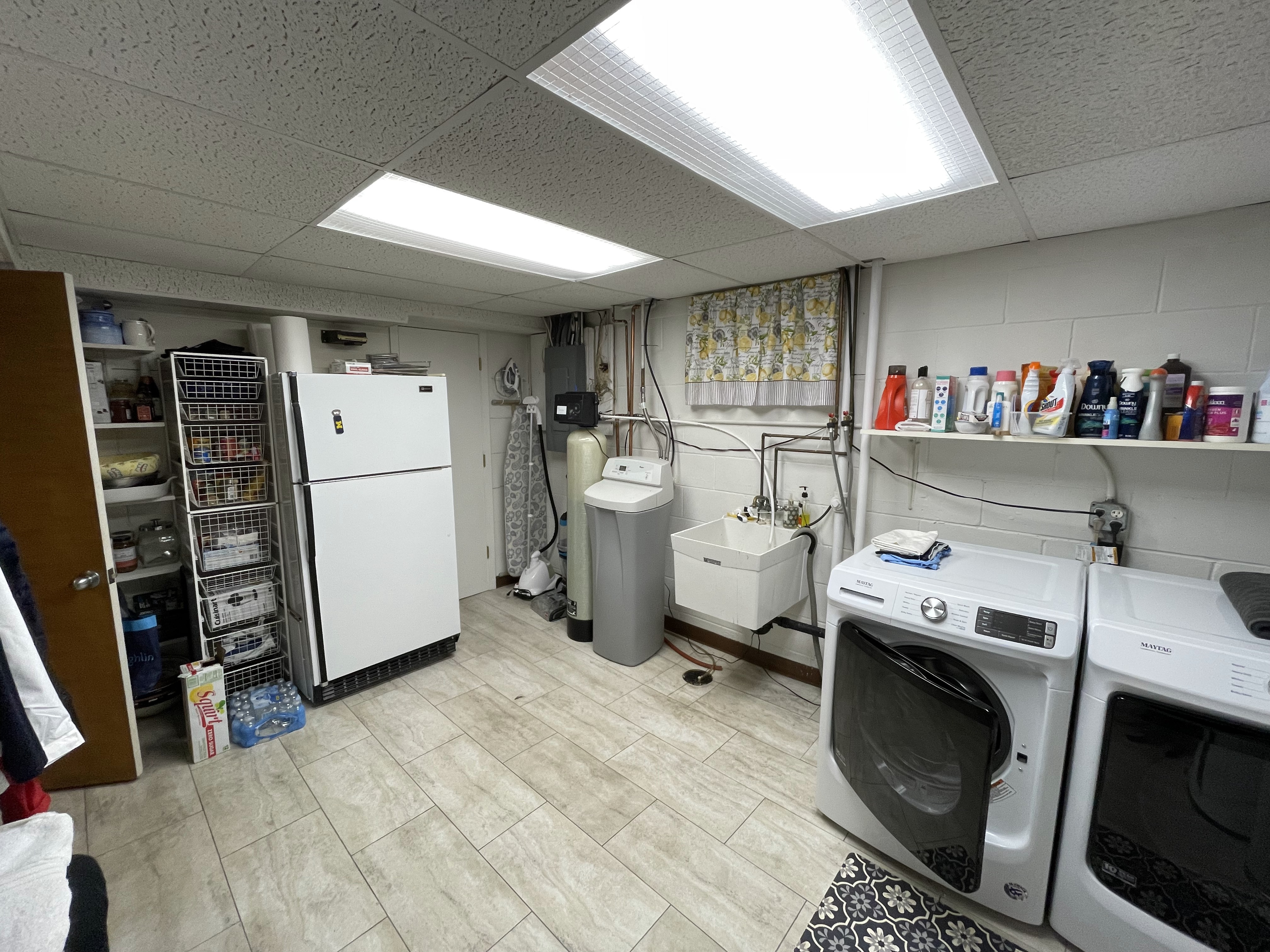 willow-creek-remodel-laundry-before