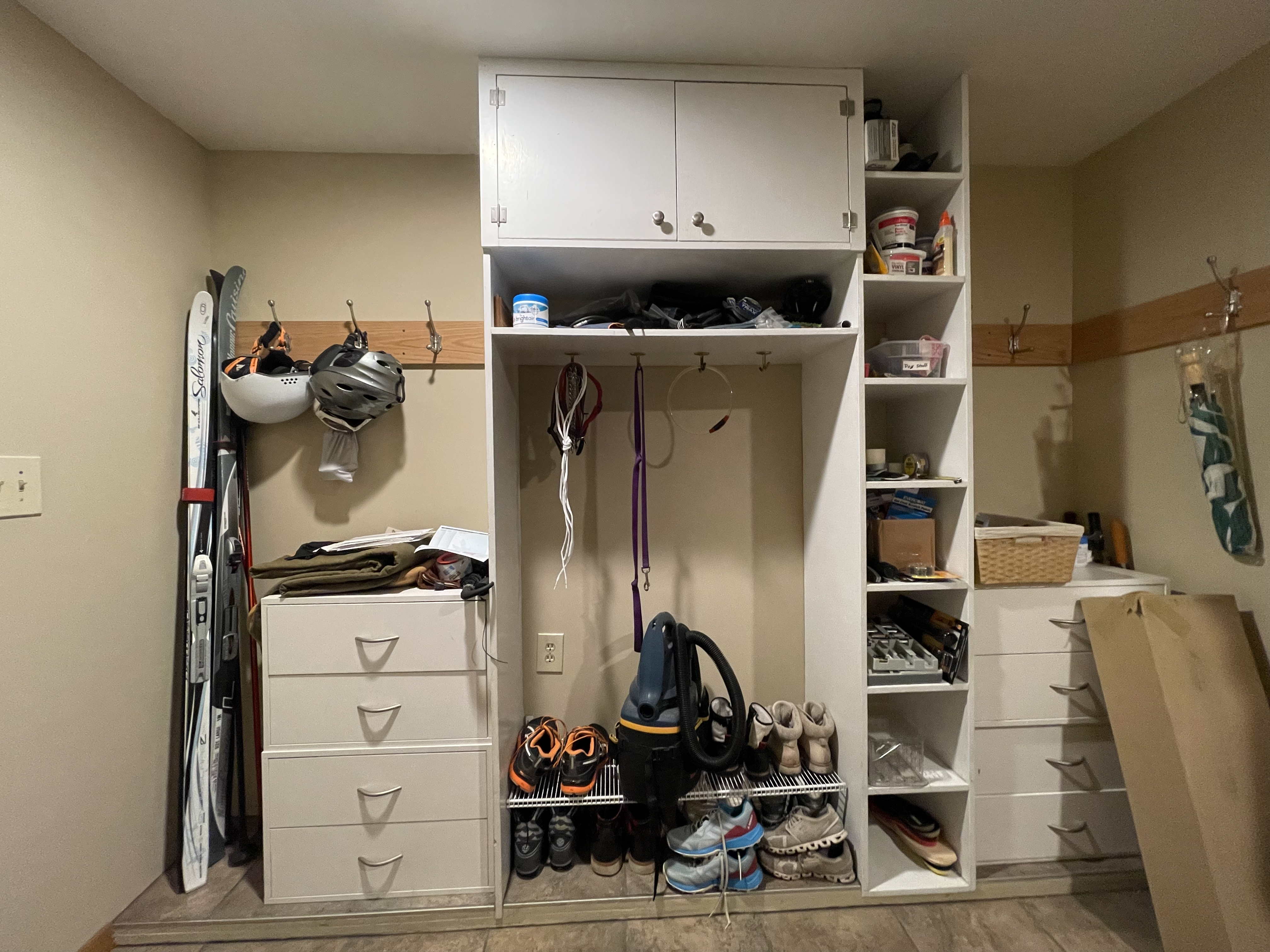 willow-creek-remodel-mudroom-before