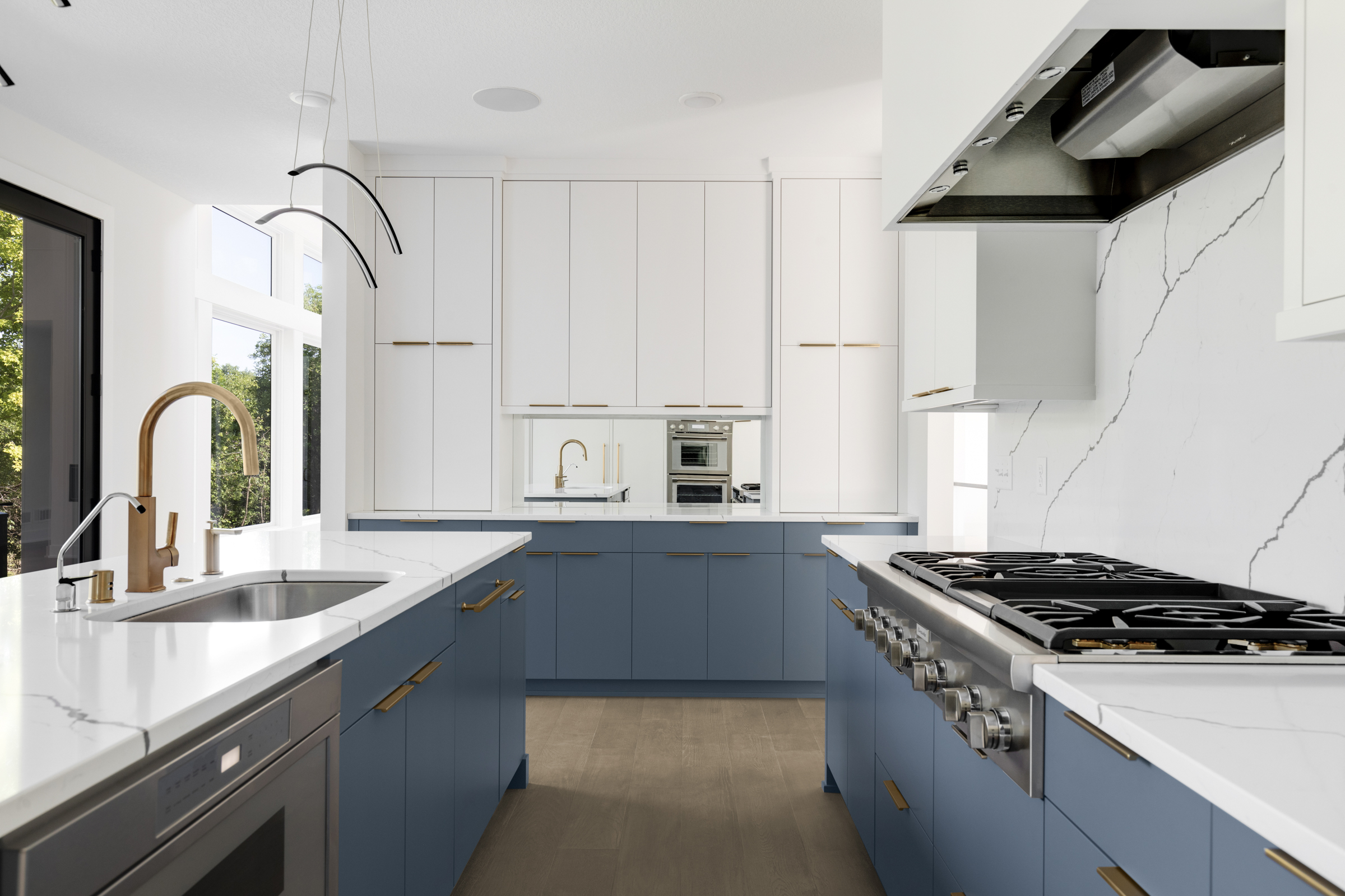 alma-homes-minnetonka-modern-flat-panel-kitchen-cabinets